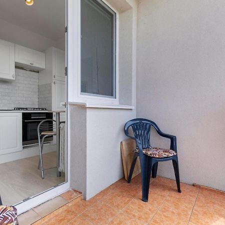 Apartment 20 Minutes From City Center W Netflix, Coffee Or Tea & Parking Братислава Экстерьер фото