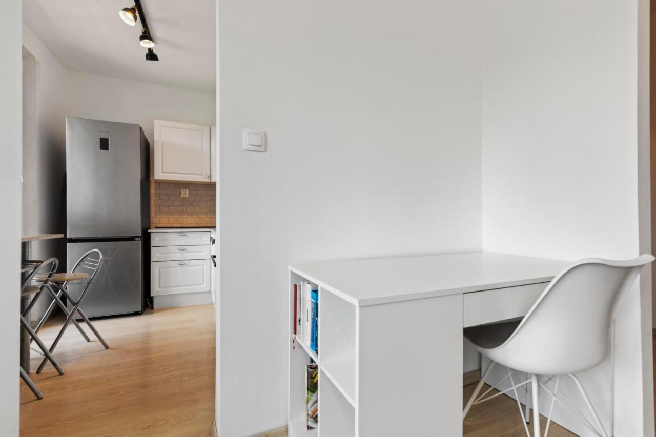 Apartment 20 Minutes From City Center W Netflix, Coffee Or Tea & Parking Братислава Экстерьер фото
